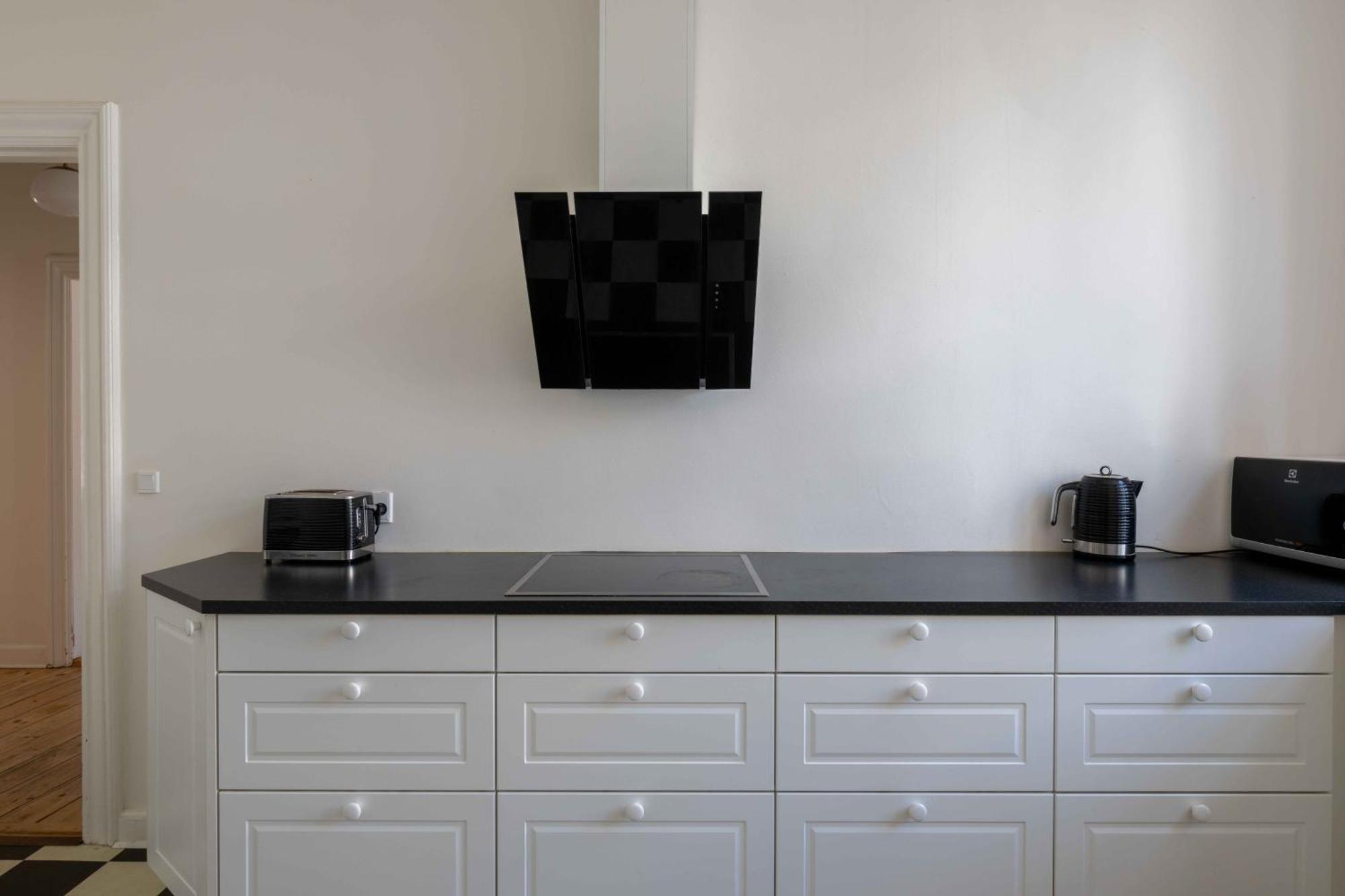 Lovely 3Br Manor Apartment 5 Min From Tivoli Gardens Kopenhagen Buitenkant foto