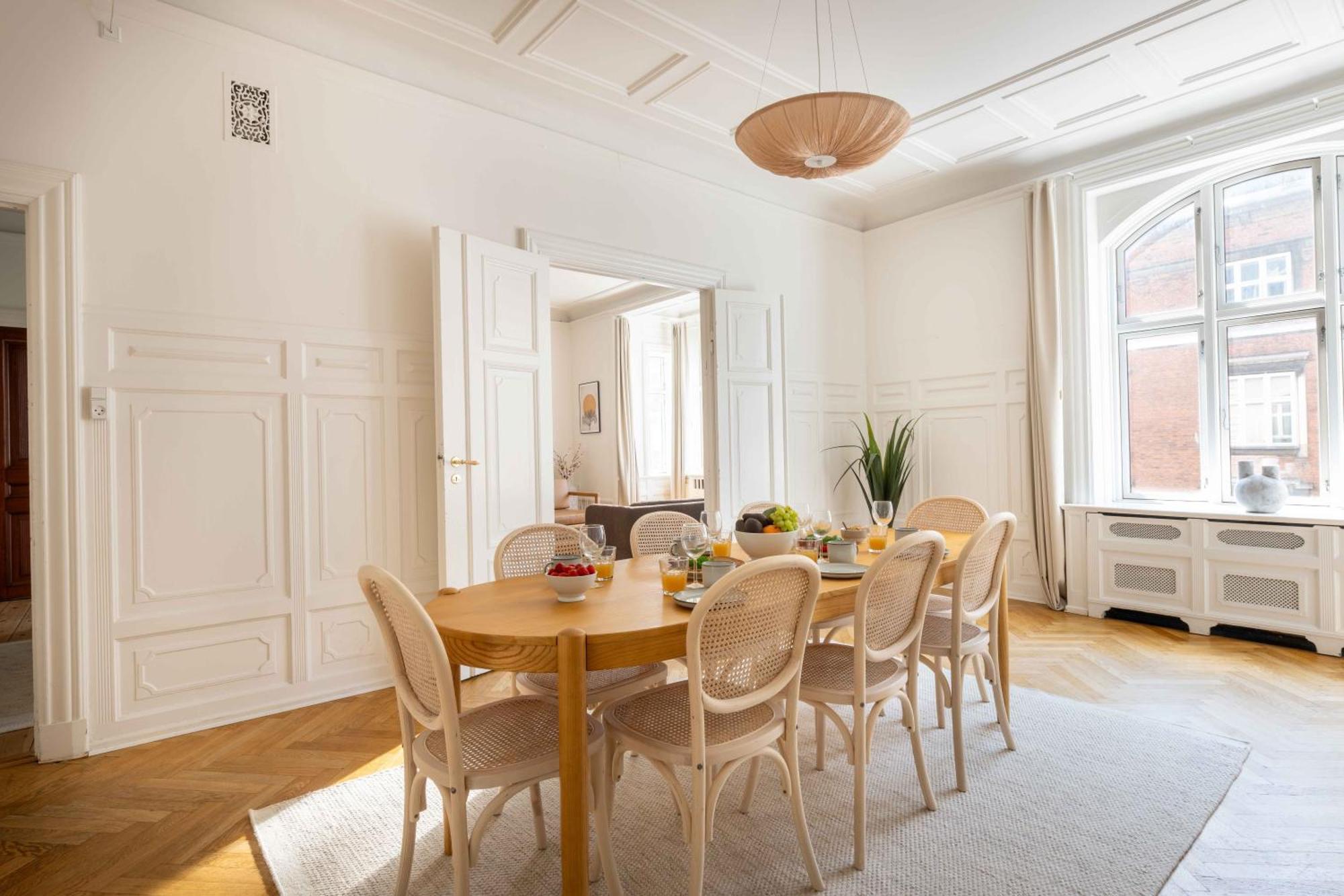 Lovely 3Br Manor Apartment 5 Min From Tivoli Gardens Kopenhagen Buitenkant foto