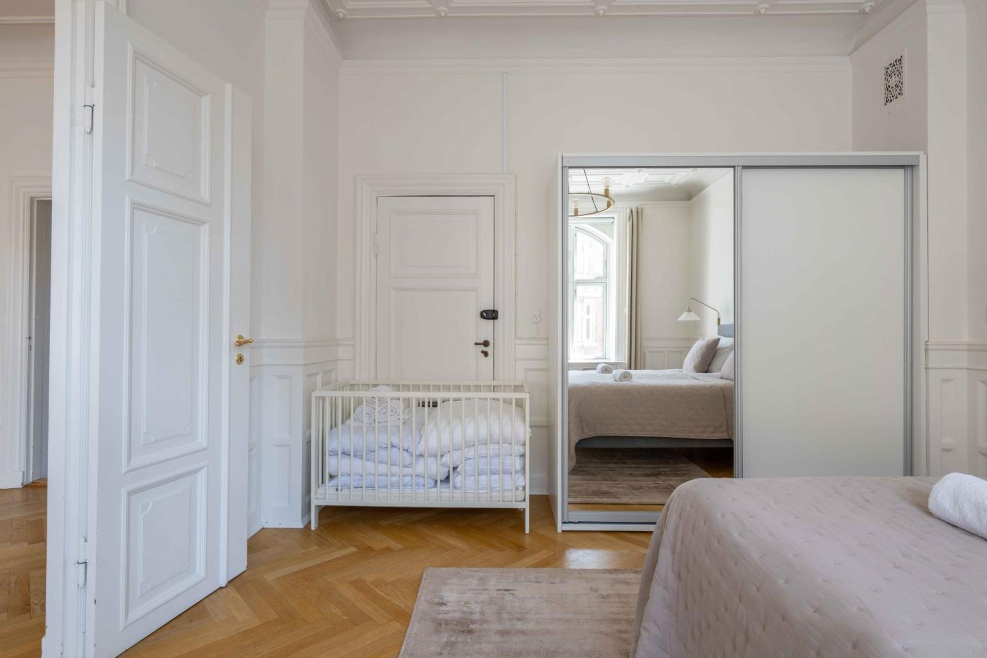 Lovely 3Br Manor Apartment 5 Min From Tivoli Gardens Kopenhagen Buitenkant foto