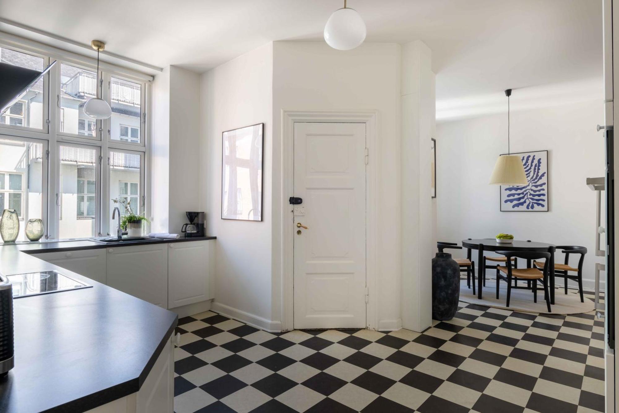 Lovely 3Br Manor Apartment 5 Min From Tivoli Gardens Kopenhagen Buitenkant foto